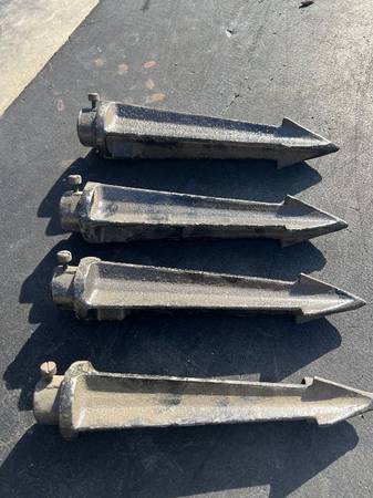 4 Outdoor Lighting stakes 1