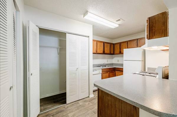 $1,229 / 641ft2 - You won't want to leave! Beautiful quiet community. Studio (Stone Mountain)63964128171267123