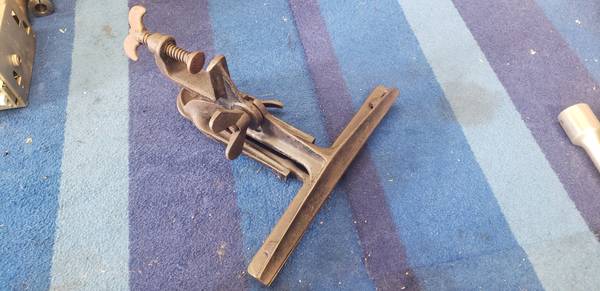 Antique E.C. Stearns & Co. Wentworth Pattern #3 Saw Vise 1