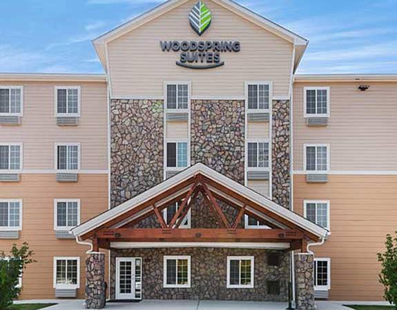 $1,200 / 1br - NEW LOW 4-WEEK RATE! - Cable TV, Pool, WiFi, Kids Stay is Included (Chattanooga)63993077887874122