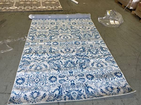 Safavieh Evoke 5'3" x 7'6" Power Loomed Area Rug Ivory and Blue 1