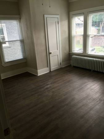 $1,795 / 3br - 1200ft2 - Hardwood Flooring, Den, 3/BD 1/BA64013204868994124