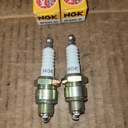 (2) NGK Spark Plugs BP6HS-10 1