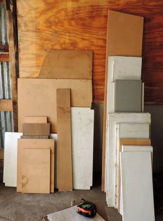 Wood scrap/ Glass/ Free - $1 (Loveland)62972002511745123