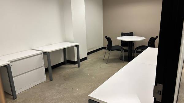 $666 🔥🔥🔥PRIVATE OFFICE FOR 50 % OFF AT HYDE PARK🔥🔥🔥 (Chicago)63898857691906121