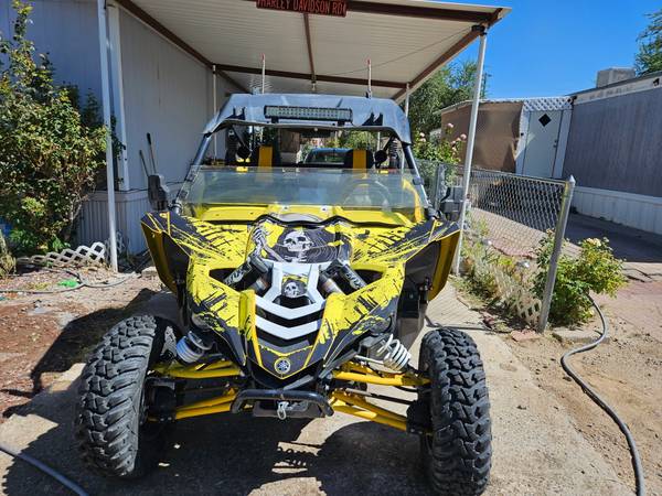 2016 Yamaha yxz1000r side by side - $8,50063471382780163123