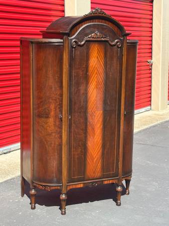 armario de nogal - $700 (modesto)63470292336643122
