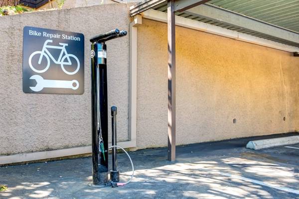 $2.624 / 500 pies² - WiFi de alta velocidad disponible, estaciones de reparación de bicicletas, estaciones de carga para vehículos eléctricos (Belmont)63348465727745122