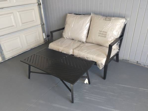 Outdoor patio aluminum loveseat and coffee table 1