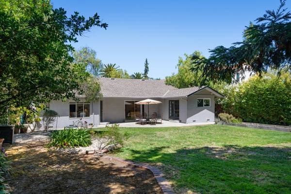 $8,800 / 4br - ENTIRE HOUSE Furnished Utilities Included (redwood city)63946806495106122