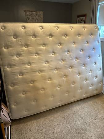 Clean queen bed mattress 1
