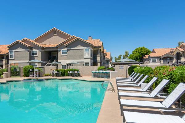 $1,484 / 1br - 780ft2 - Spacious Walk-in Closets, Lush Landscaping with Lawns Throughout (Scottsdale)64024997399042121