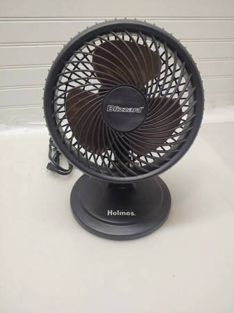Holmes Blizzard Table Fan (8" Diameter) 1