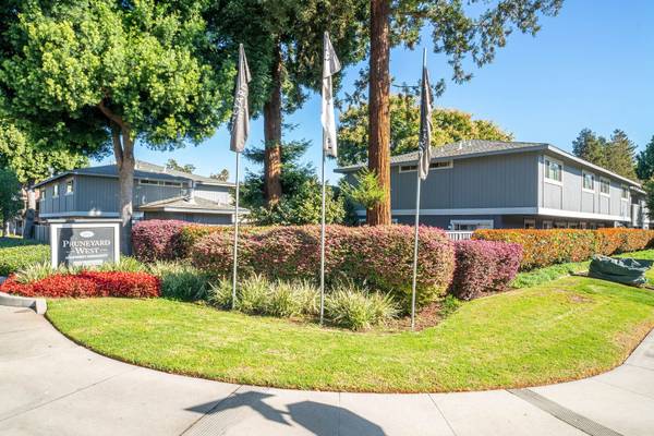 $3,875 / 2br - 1040ft2 - Fall in Love with This Beautiful 2BR Townhome🍂 (campbell)63880133470209124