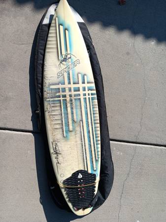 SURFBOARD 5'11" - $225 (oceanside)63470809096707120