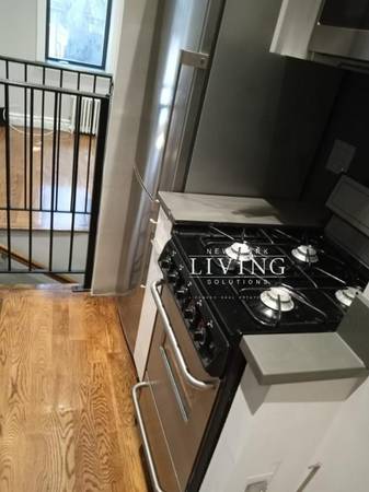$6450.00 / 2br - Designer 4RM/1BA w/ Garden, Fireplace & Modern Kitchen ? SoHo (SoHo)63862609802625124