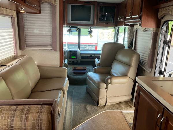 Fleetwood Bounder 35E 2007 - $41.999 (Redmond)63471257137795123