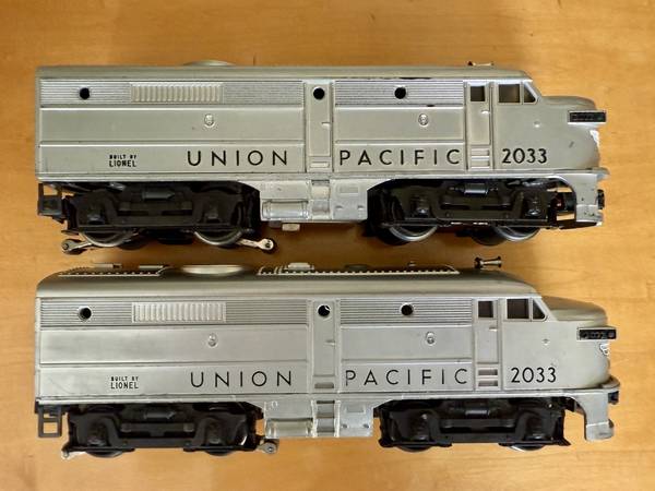 POSTWAR LIONEL 2033 UNION PACIFIC ALCO DIESEL AA UNITS WITH MASTER CAR 1