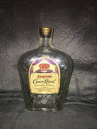 VINTAGE SEAGRAMS CROWN ROYAL WHISKEY 4/5 QUART BOTTLE - BAR 1