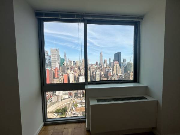 $7,395 / 3br - Full Wall Jr 3 Bedroom with PRIVATE TERRACE!! (New York)63788738614145124