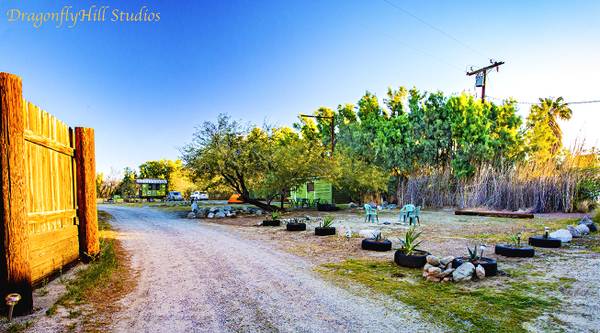 $30 / 400ft2 - Acampar bajo los cielos desérticos: muchas comodidades. reapertura de temporada (Desert Edge)63981525972866124
