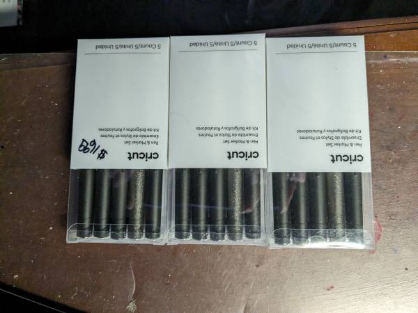 CRICUT PEN & MARKER SET 1