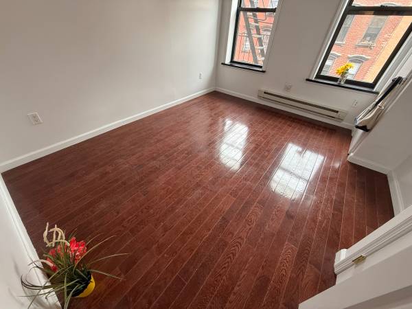 $2,800 / 1br - Dime square beautiful large one bedroom apartment washer/dryer (Lower East Side)63854479948161124