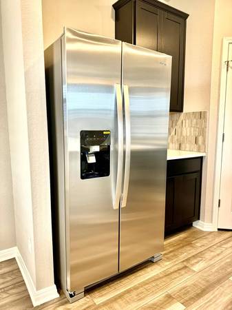 $2,650 / 4br - 2043ft2 - Stunning Modern 4-Bedroom Home in Turner's Crossing Backing to a Peace (Turner's Crossing / Buda)64024342641153123