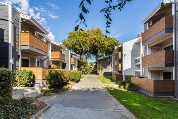 $2,928 / 2br - 870ft2 - High Ceilings, Quartz Countertops, Off Street Parking (fremont / union city / newark)63938498810882122