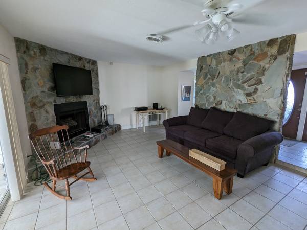 $800 Bedroom for rent in St Pete (Garden Manor)63772428392707122