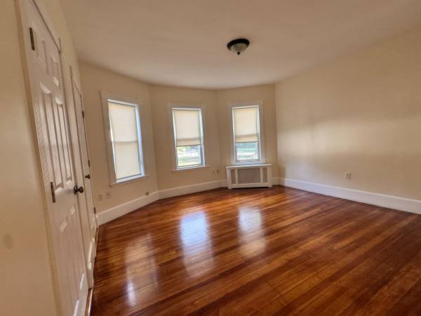 $3,500 / 3br - 1250ft2 - Apartamento de 3 dormitorios completamente remodelado (Hyde Park)63856664990723124