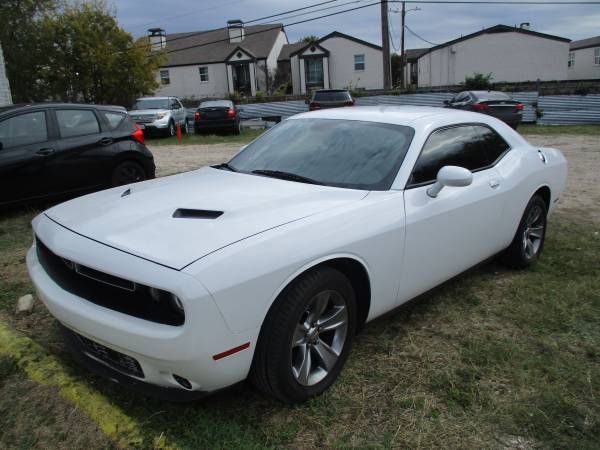2015 Dodge Challanger SXT - $2,600 (down 6825 e. hwy 290)63439207737859121