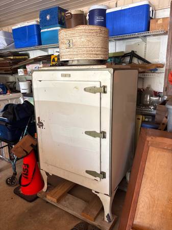 1926 General Electric Refrigerator 1