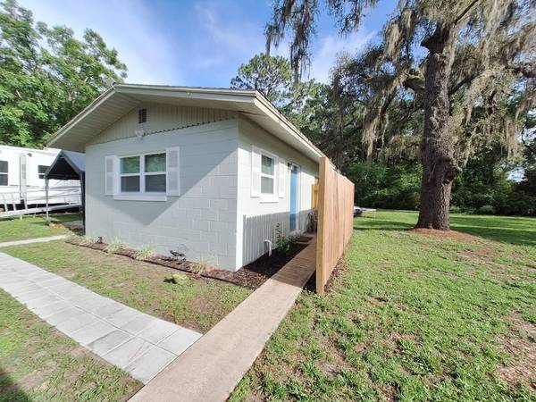 $1,250 / 1br - 275ft2 - Studio/ Private detached (Belleview)63963327162114124