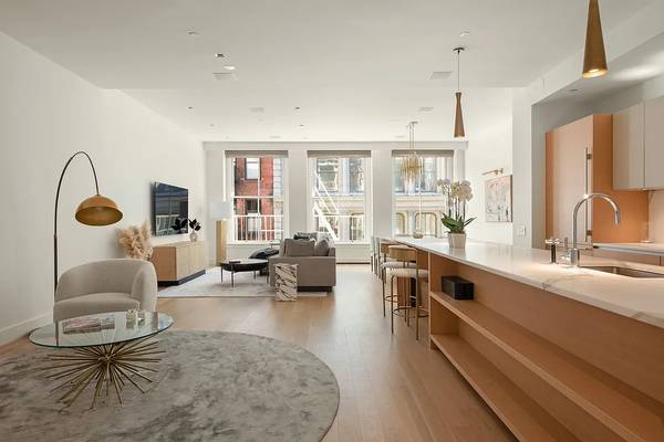 $4,600 / 2br - 2100ft2 - ático completo lleno de detalles originales (Greenwich Village)63862609397121123