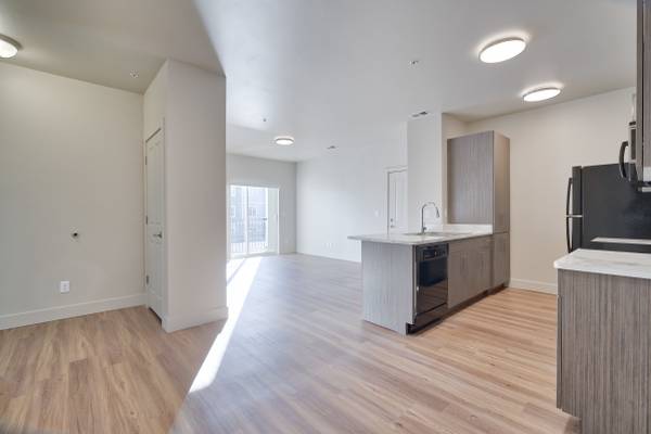 $1,495 / 2br - 920ft2 - 🌟SAVE $750!  Chic Bungalow (2x1) available NOW!!!🌟 (Ammon)63952519225730120