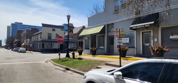 $2,800 ESPACIO COMERCIAL PARA OFICINAS U OTROS APRX 800 + PIES CUADRADOS + sótano completo.- (Evanston,)63844193394177121