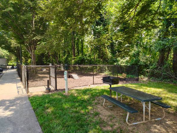 $1041.00 / 2br - 840ft2 - Modern 3rd Floor 2 Bed/1.5 Bath Unit in Lynchburg, VA - $1041/mo63851967587073123