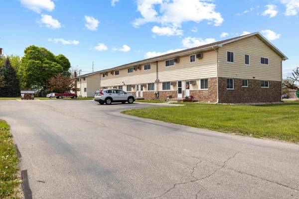 $1500.00 / 2br - 1800ft2 - Welcome Home to The Seven at Frank N Dot Modern, Spacious Townhome in63620274482947121