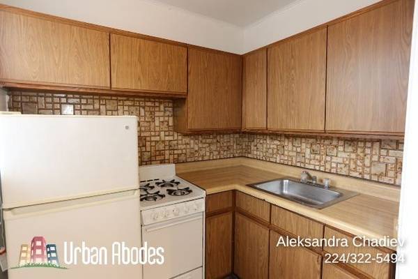 $2,195 / 2br - 900ft2 - Marvelous 2 Bedroom, 1 Bath in Lakeview, Available: Now (Lakeview)63899122451587122