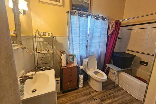 $139,000 / 5br - 2170ft2 - CASH BUYER Needed ASAP - Senior that needs to Sell 5bdrm w/ 2 Kitchens (Wilkinsburg)64013532553346124