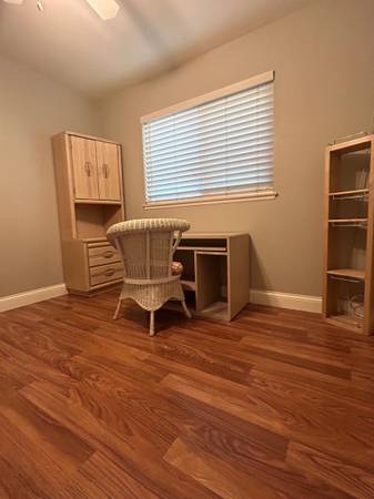 $950 / 3br - 144ft2 - Habitación privada en alquiler. Mujer preferida. (Mission Viejo)64027920064001121