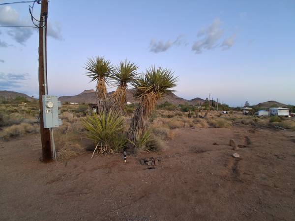 $500 / 10000ft2 - RV Live-in Spot Available Golden Valley near Kingman (Golden Valley)63383084640001124