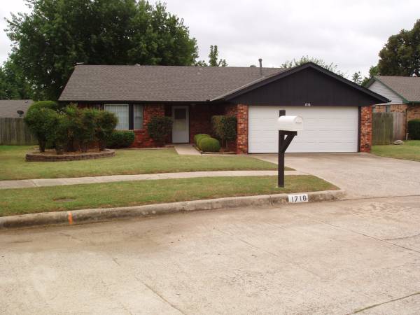 $250,000 / 3br - 1759ft2 - Casa en venta -- 1716 Sandalwood Drive, Norman (1716 Sandalwood Drive, Norman, OK)63670484531715120