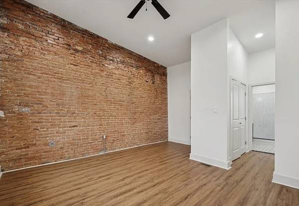 $2,200 / 2br - 1270ft2 - 2 BR/2 BA Apartment with Private Roof Deck in Ludlow / Fishtown (Ludlow / Fishtown)63666782095105121