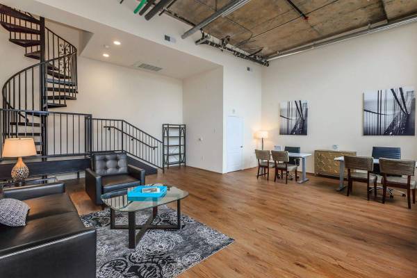 $2,909 / 2br - 964ft2 - Designer Floor Plans, In Los Angeles, 2BD 2BA (1026 S Broadway, Los Angeles, CA)63876483195137121