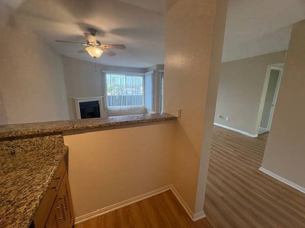 $2,888 / 2br - 930ft2 - 2 Bedroom with Balcony! Central A/C & Fireplace - Now Leasing (Los Angeles)63840114173443122