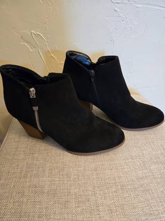 Botines nuevos de ante negro para mujer, talla 8,5 - $30 (Fallbrook)63470446185601120