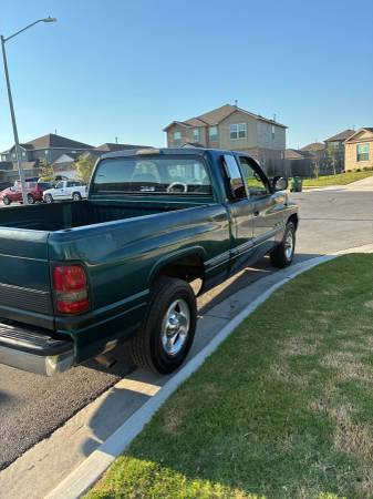 1999 dodge ram 5.2 liter v8 - $1,900 (hutto)63439250544257122