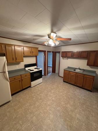 $1,750 / 2br - New Price-1st Flr.2 Bed in Easthampton! Heat and Hot Water Included! (Princeton Avenue Easthampton MA)64017046678529123